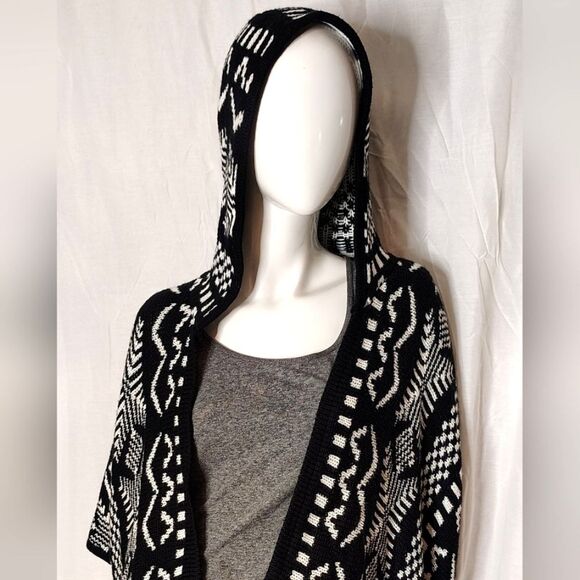 Love & Liberty Hooded  Sweater Poncho Cardigan w/ Fringe Winter Sz Small - Picture 5 of 13
